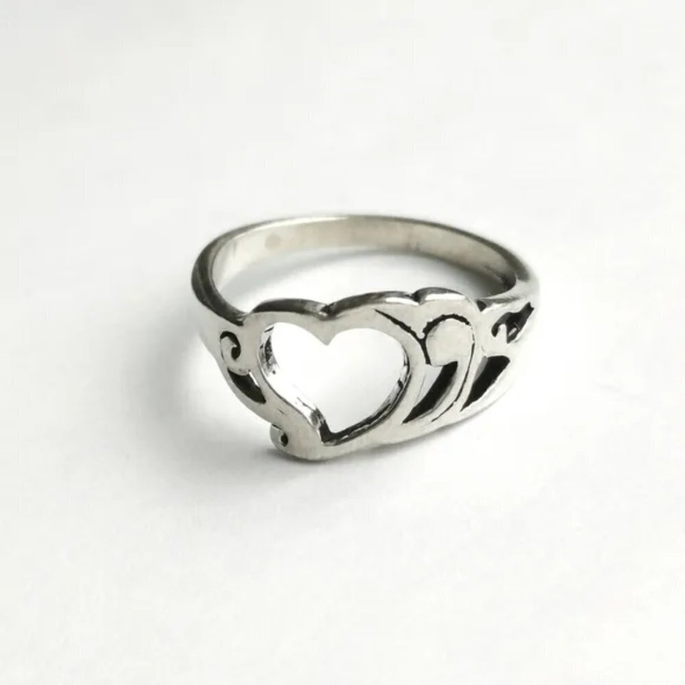 Sterling Silver Open Heart Ring size 6 🆕